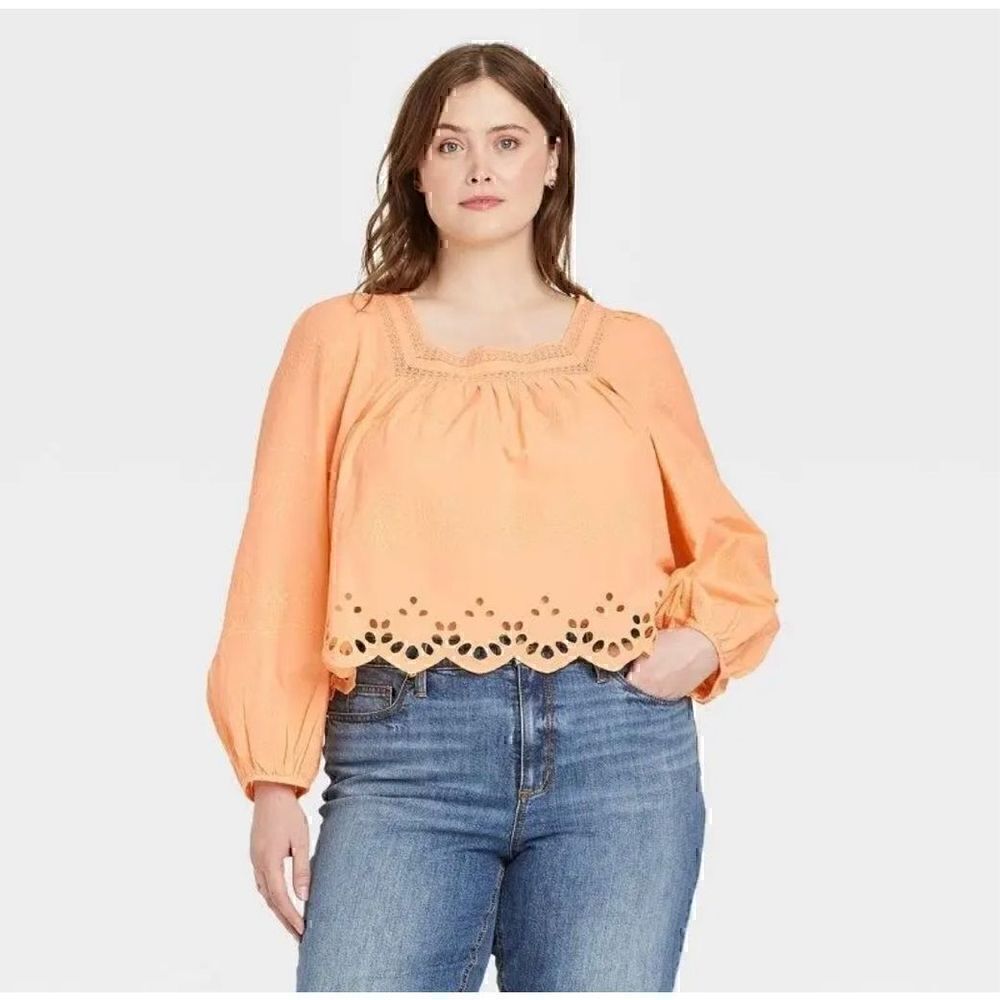 Universal Thread Peach Square Neck Top Blouse Size M Puff Sleeve Embroidered